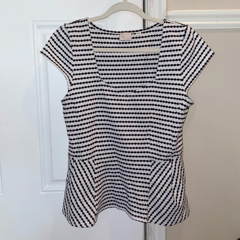 Anthropologie Black/White peplum short-sleeve top. Size Large